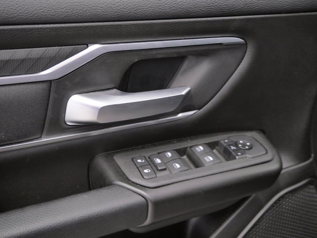 Used 2025 RAM 1500 Big Horn AWD/4WD image 16