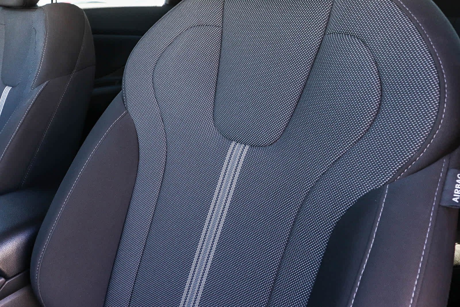 Used 2025 Hyundai Elantra SE image 24