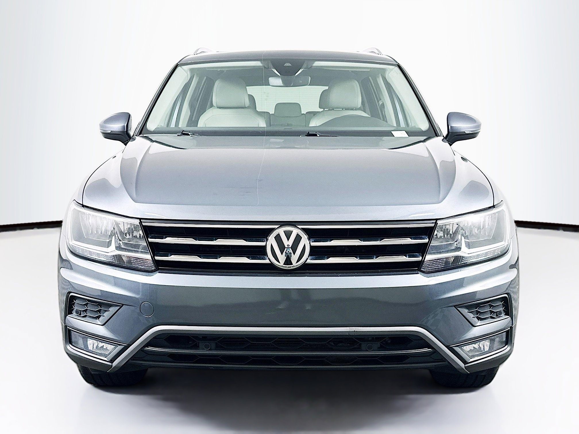 Used 2020 Volkswagen Tiguan SEL w/ 3rd Row Seat Package image 2