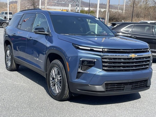 New 2025 Chevrolet Traverse LT w/ Driver Confidence Package