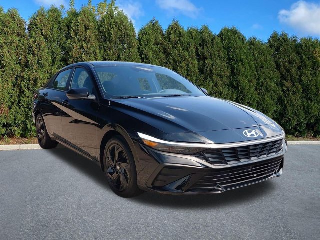 Certified 2026 Hyundai Elantra SEL FWD image 3