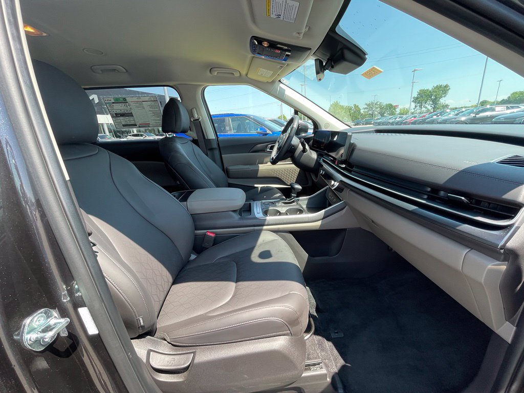 New 2026 Kia Carnival FWD image 31