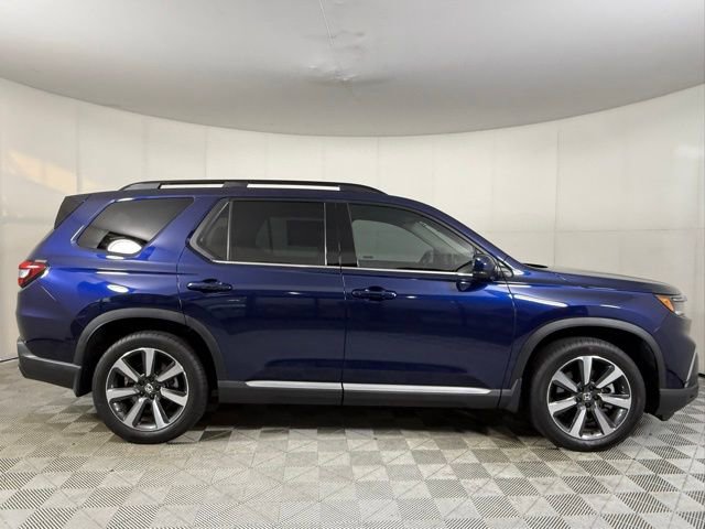 Used 2025 Honda Pilot Touring image 13