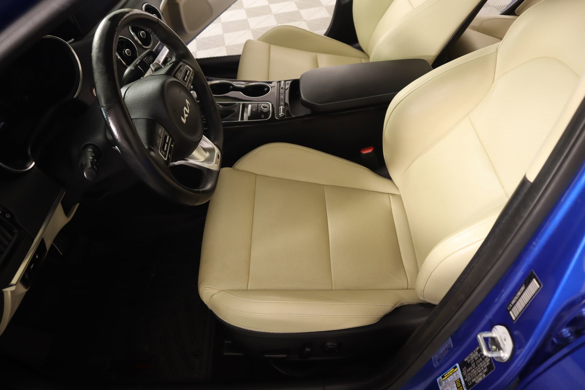Used 2022 Kia Stinger GT-Line w/ Sun & Sound Package AWD/4WD image 12