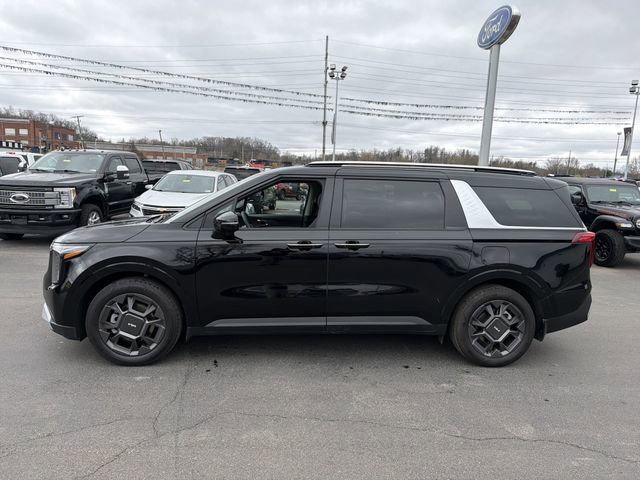 Used 2025 Kia Carnival EX image 7