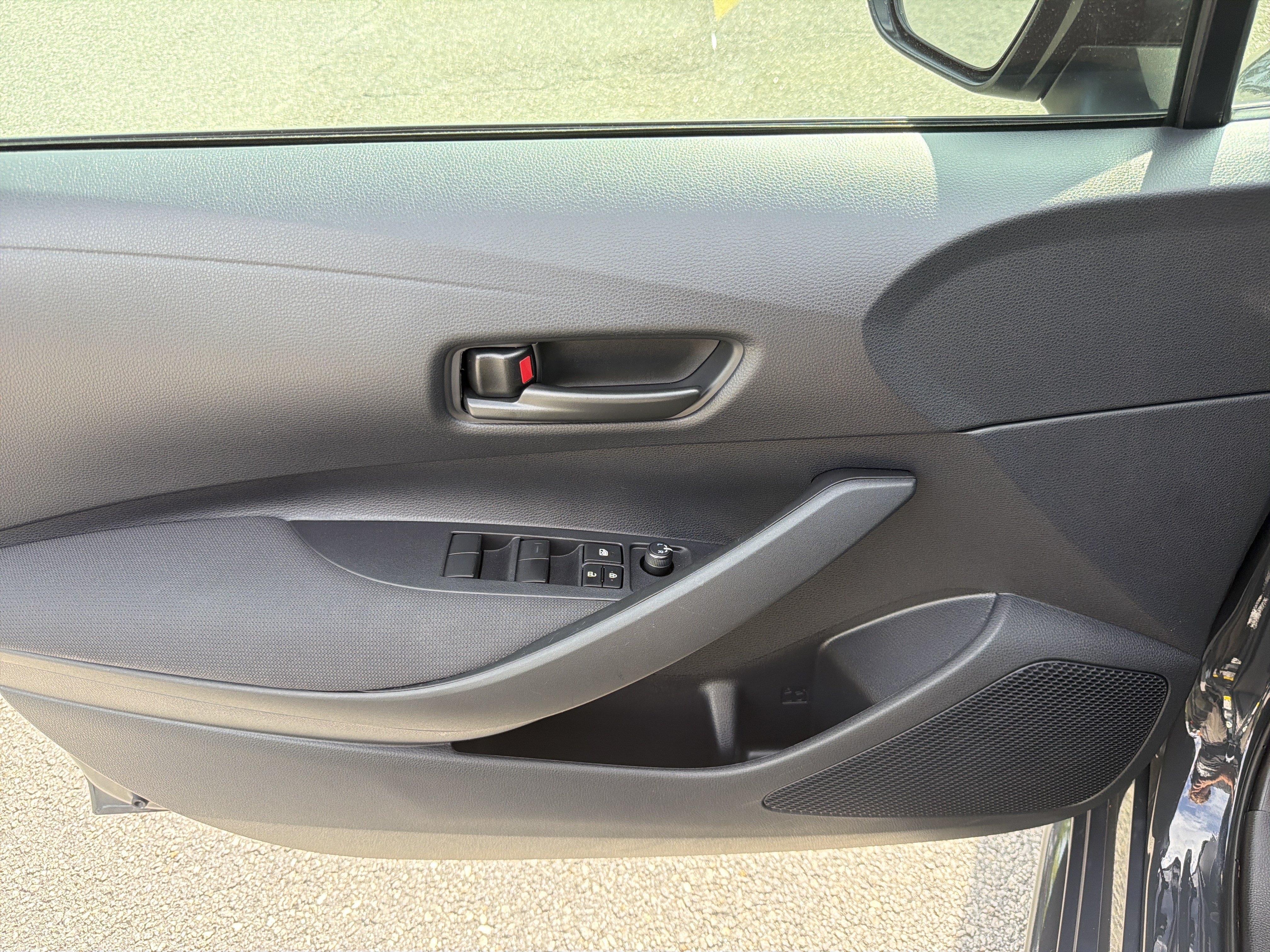 Used 2024 Toyota Corolla LE FWD image 20