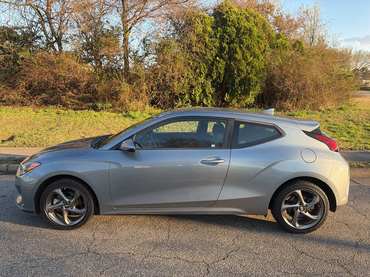 Used 2019 Hyundai Veloster 2.0 image 2