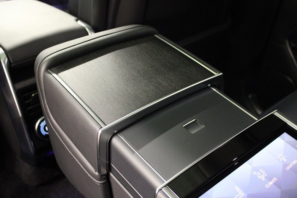 Used 2024 Land Rover Range Rover Autobiography image 30