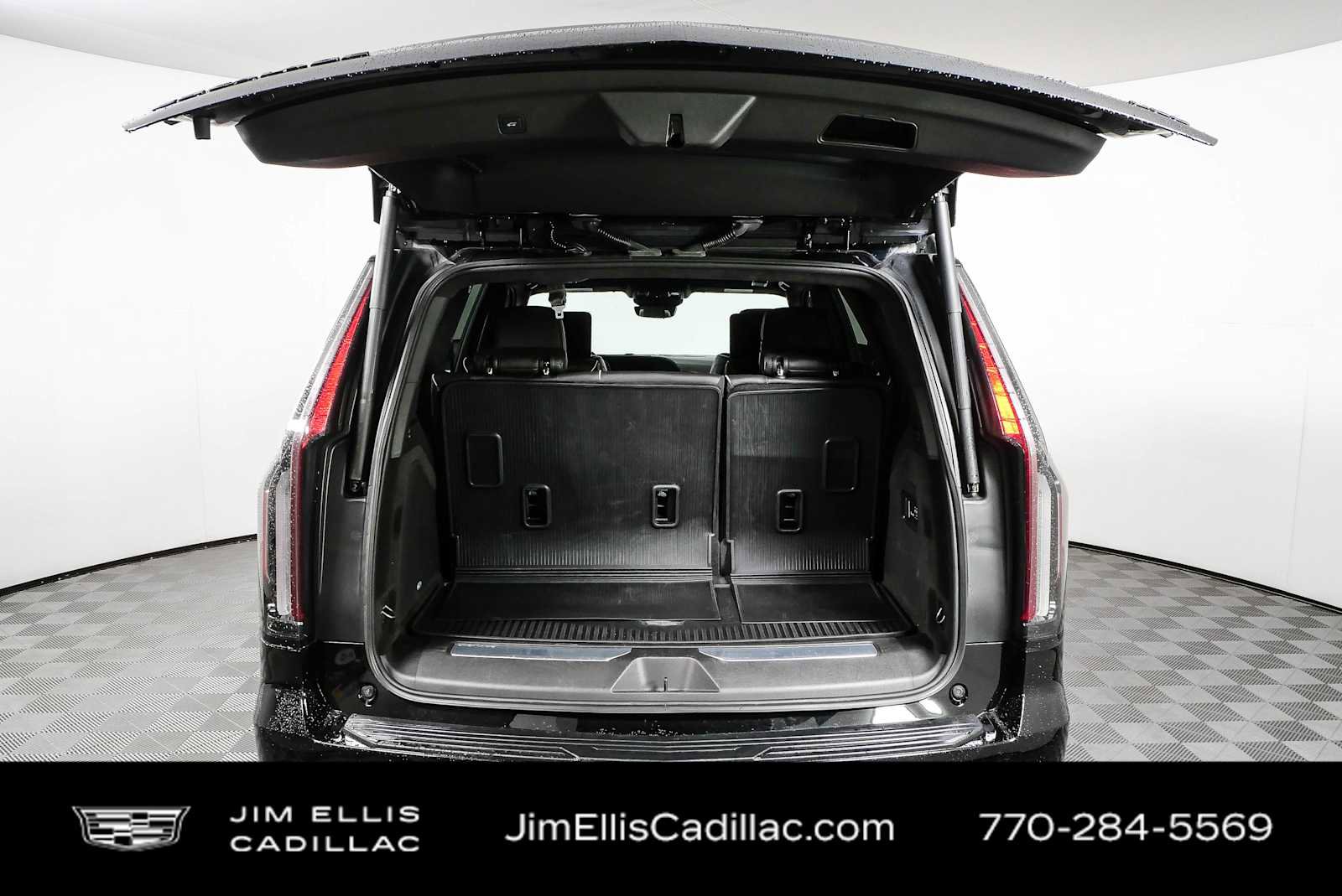 Used 2024 Cadillac Escalade Sport Platinum w/ LPO, ONYX Package AWD/4WD image 33