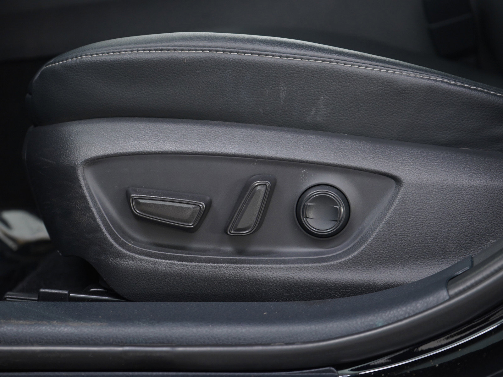 Used 2020 Toyota Camry XSE image 21