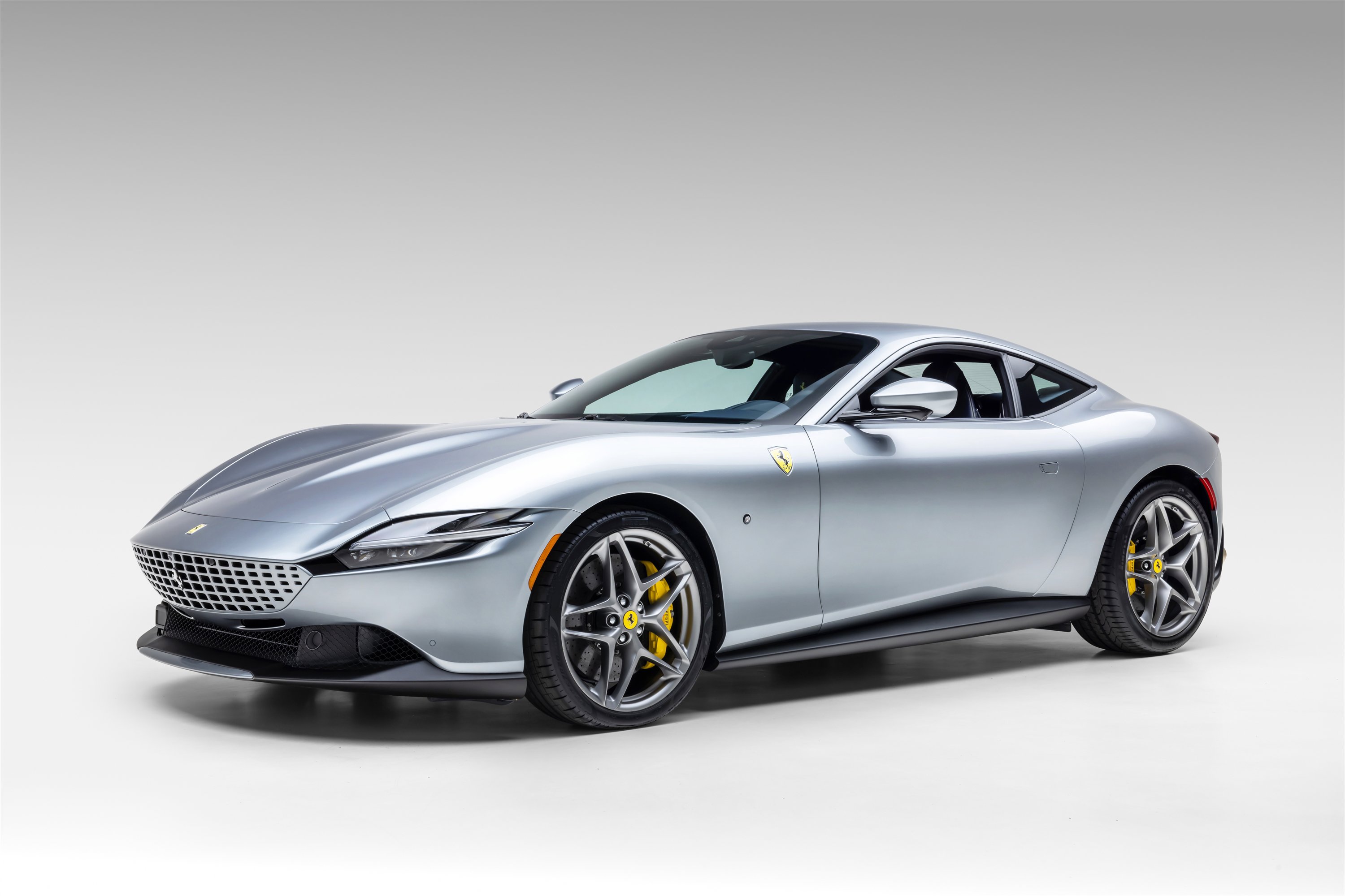 Used 2023 Ferrari Roma RWD image 4