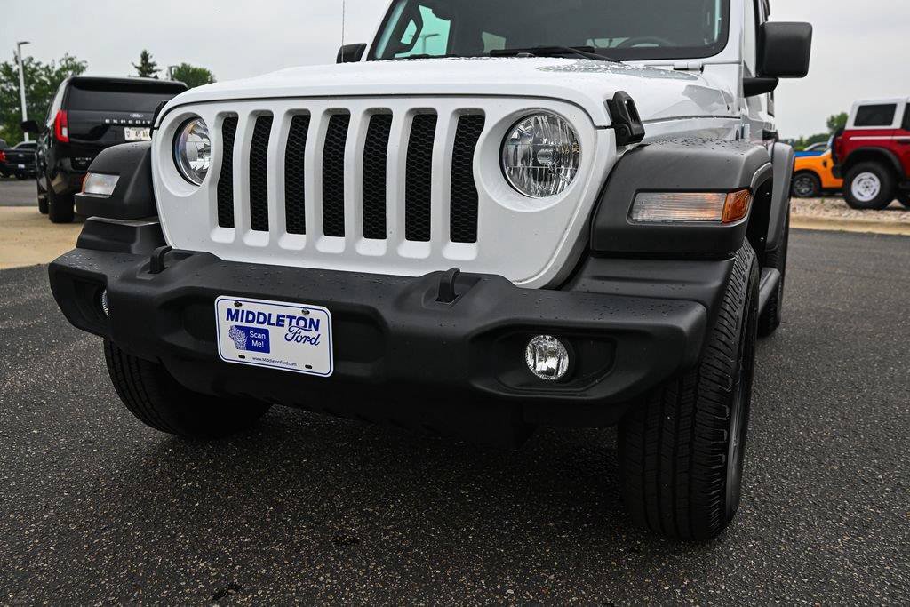 Used 2022 Jeep Wrangler Sport AWD/4WD image 11