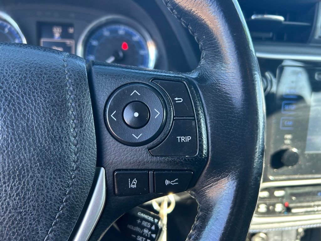 Used 2018 Toyota Corolla SE image 11