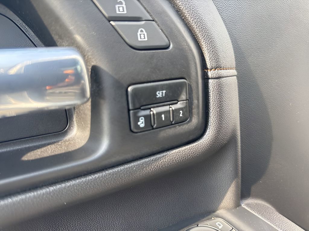 Used 2022 GMC Sierra 2500 AT4 w/ Gooseneck/5TH Wheel Package image 11