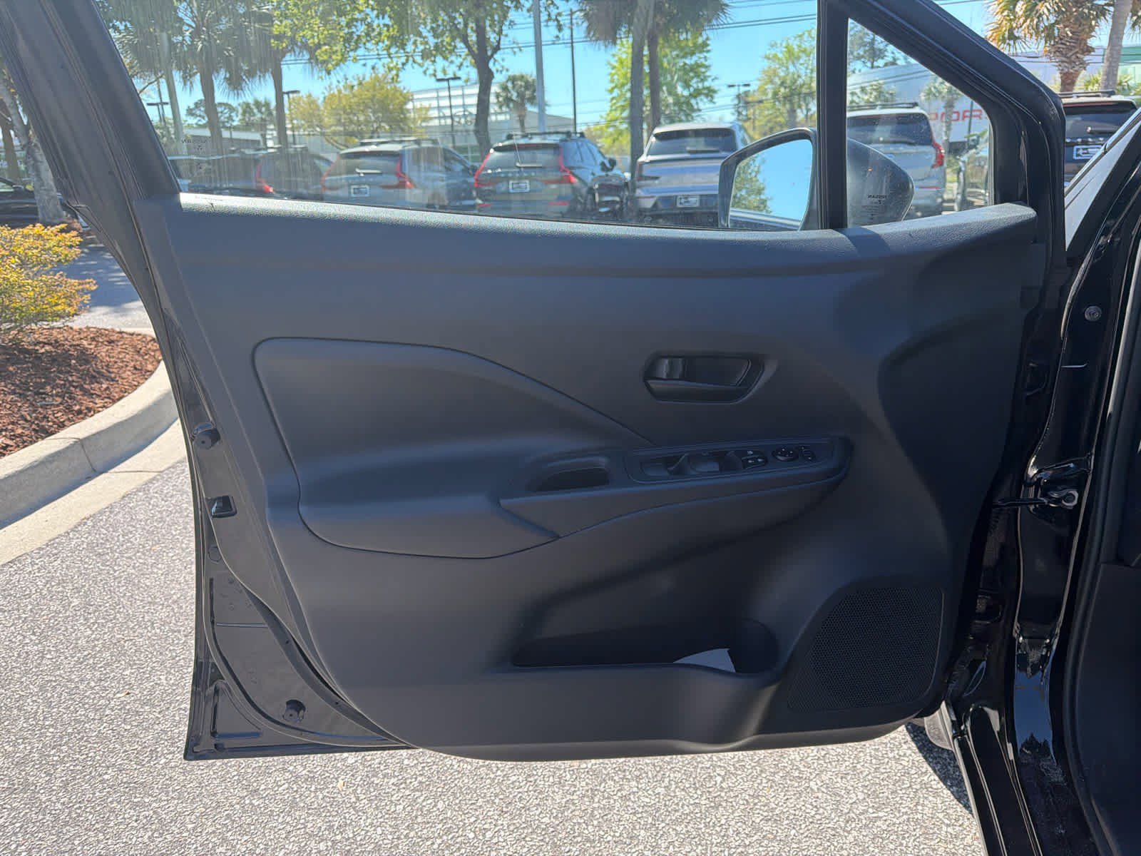 Used 2025 Nissan Versa S w/ S Plus Package image 23