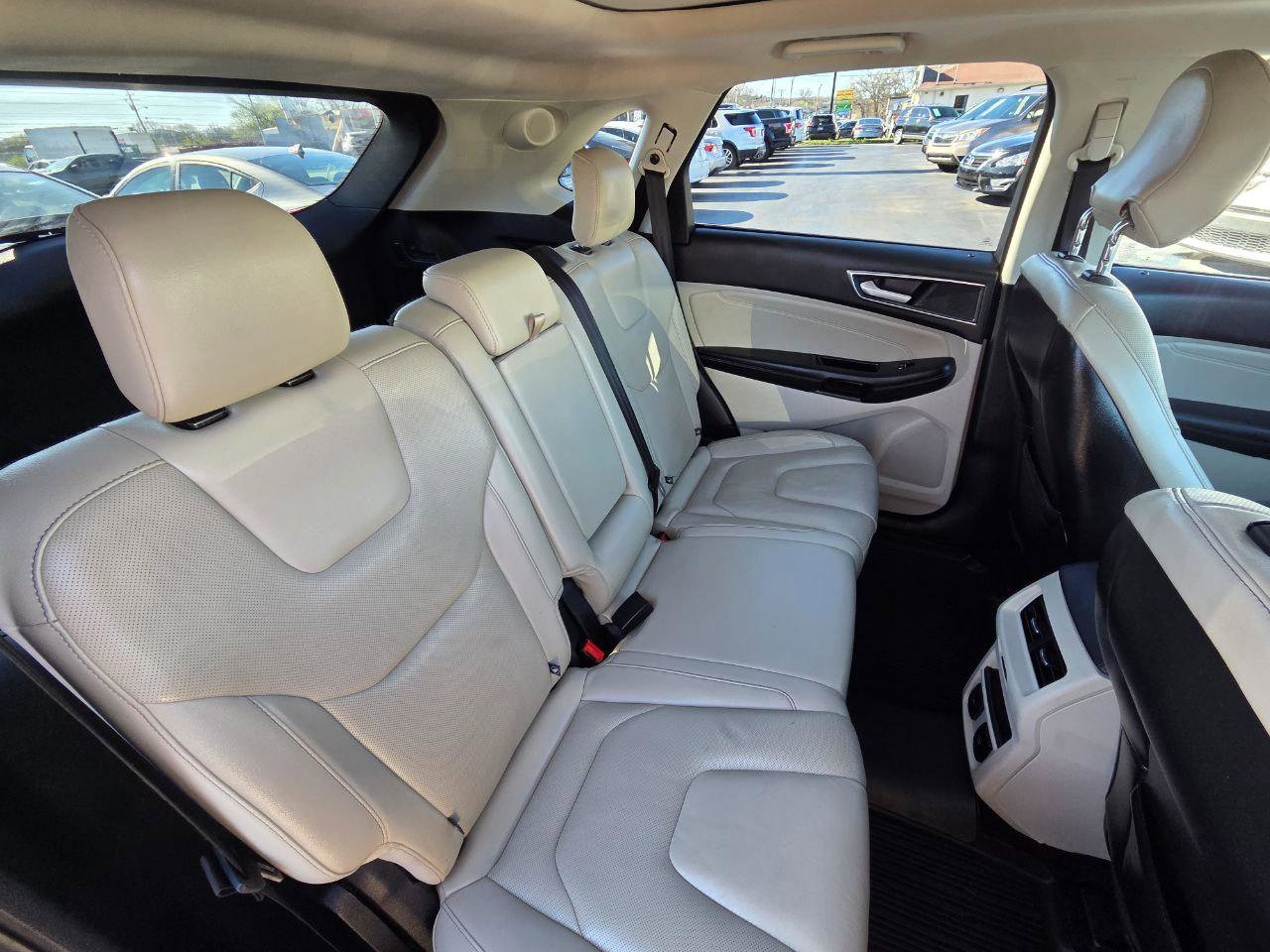 Used 2018 Ford Edge Titanium w/ Equipment Group 301A image 18