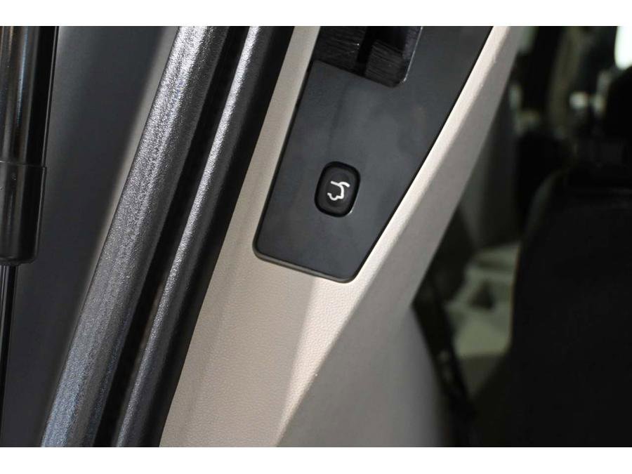 Used 2019 Dodge Grand Caravan SXT image 25