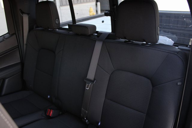 New 2025 GMC Canyon Elevation w/ Convenience Package image 31