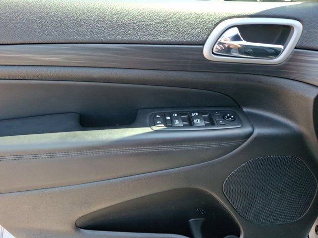Certified 2021 Jeep Grand Cherokee Laredo X AWD/4WD image 16