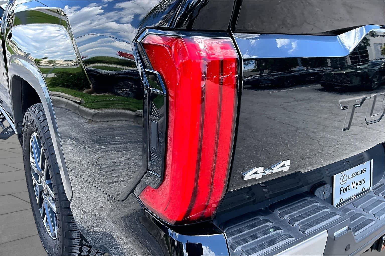 Used 2023 Toyota Tundra Limited AWD/4WD image 29