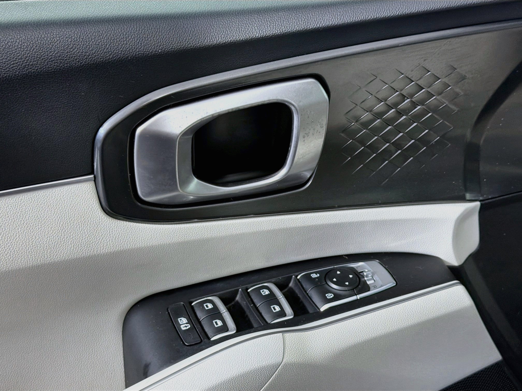 Used 2025 Kia Sorento S w/ Panoramic Sunroof Package FWD image 15