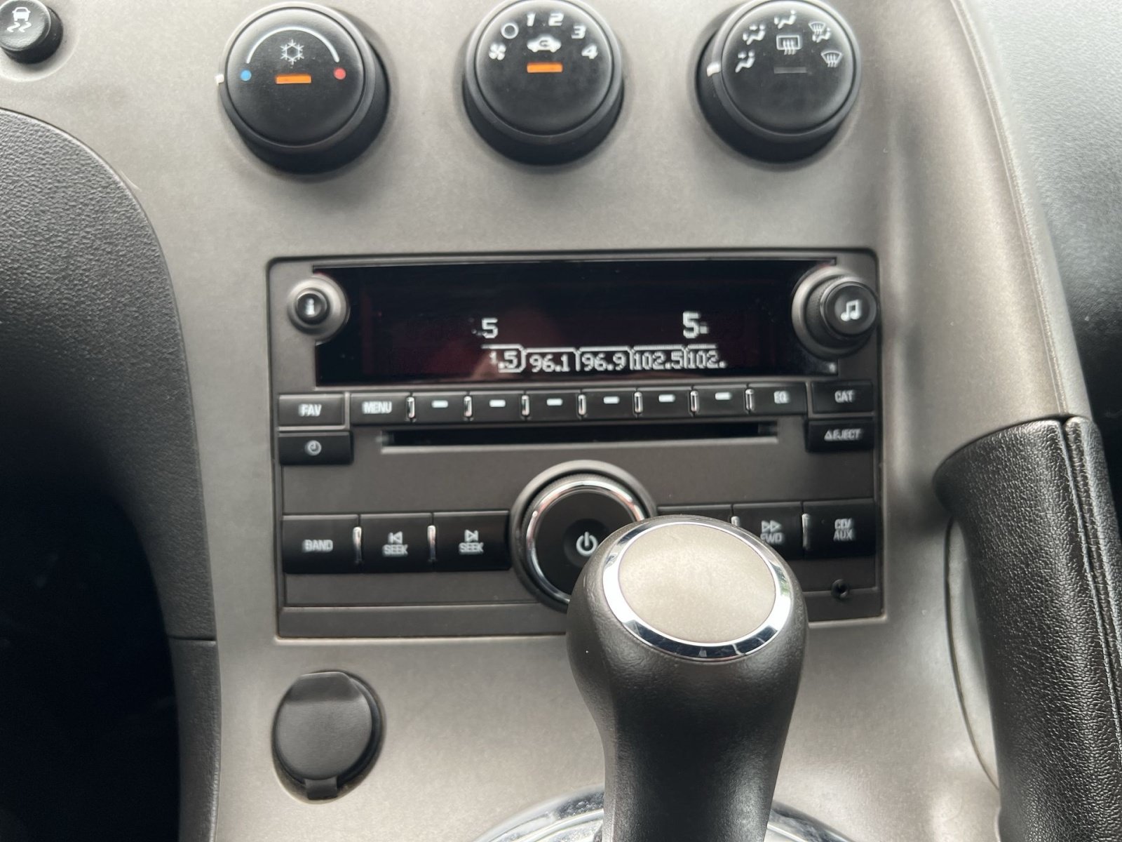 Used 2009 Pontiac Solstice Convertible w/ Preferred Package RWD image 17
