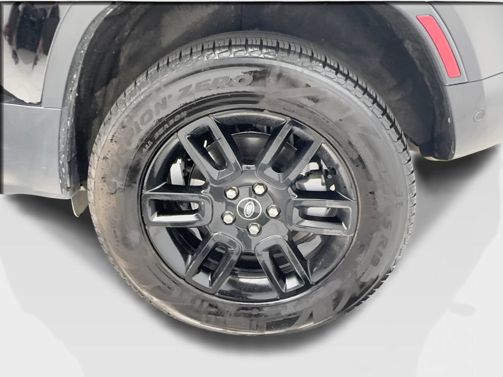 Used 2025 Land Rover Defender 110 S AWD/4WD image 11