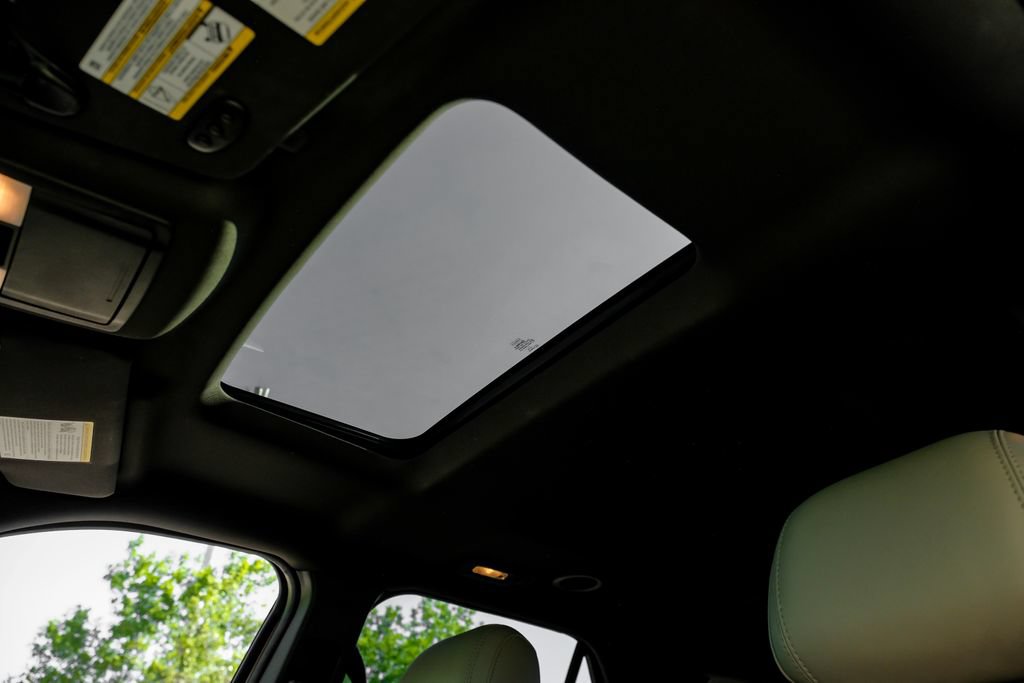 Used 2014 Ford Explorer Limited w/ Equipment Group 302A FWD image 6