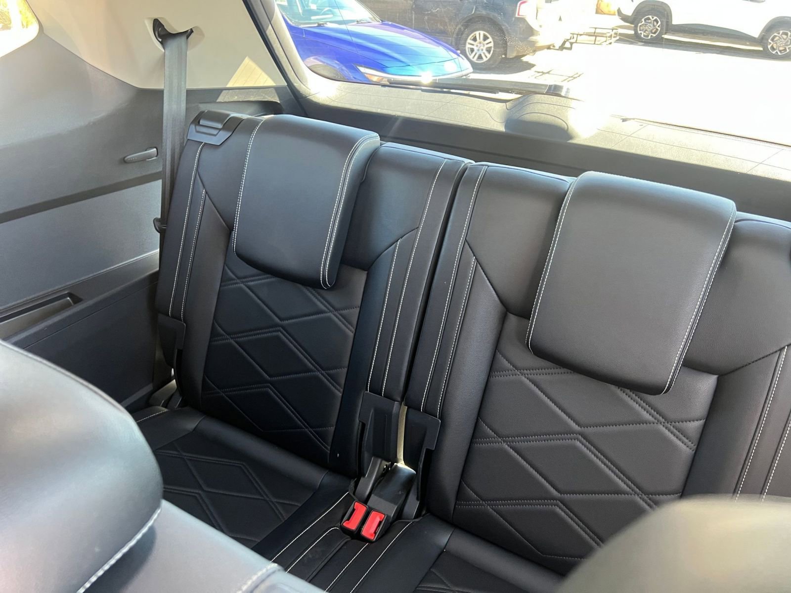 Used 2025 Volkswagen Atlas SE AWD/4WD image 17