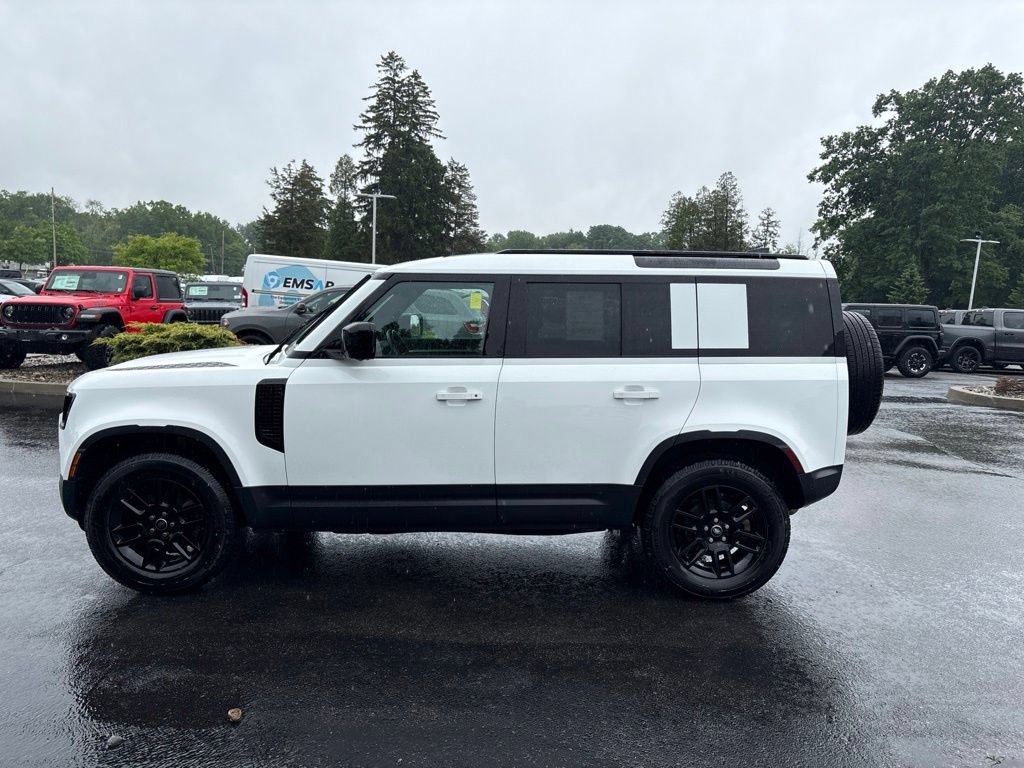 Used 2025 Land Rover Defender 110 S AWD/4WD image 9