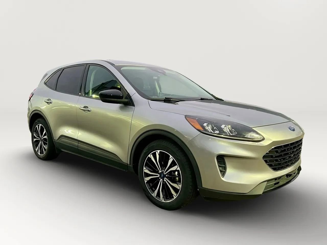 Used 2021 Ford Escape SE w/ SE Sport Appearance Package image 1