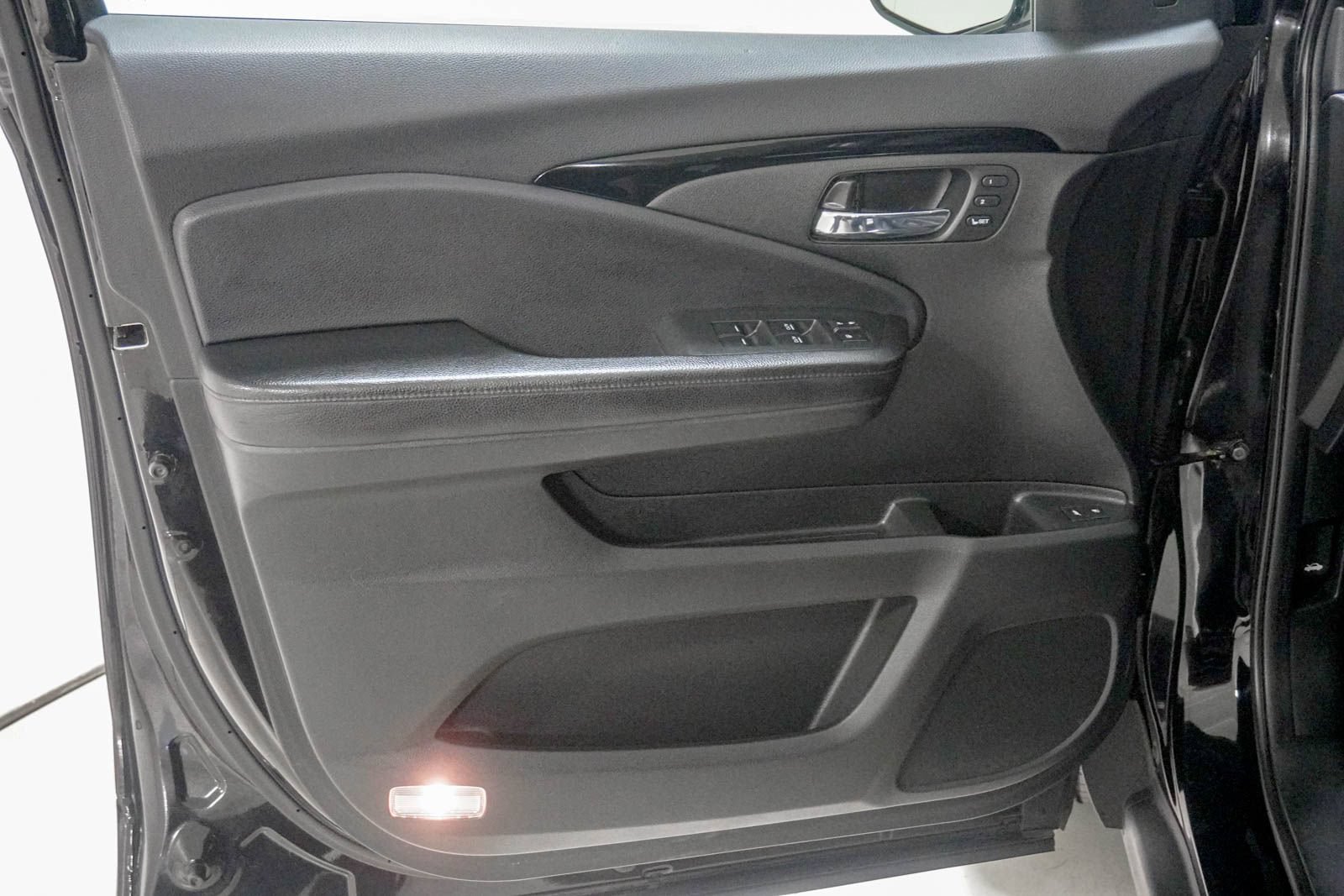 Used 2016 Honda Pilot Elite image 18