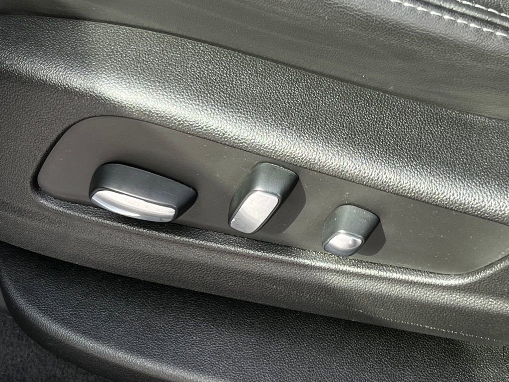 Certified 2025 Cadillac XT5 Premium Luxury image 7