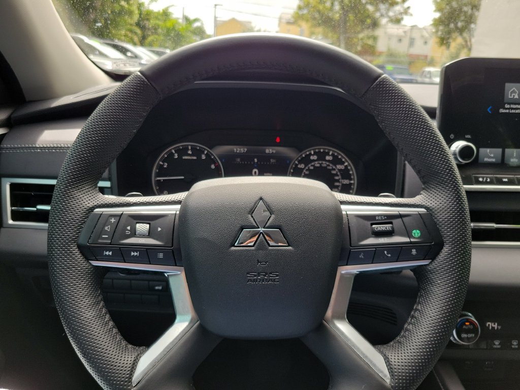 Used 2023 Mitsubishi Outlander SE FWD image 21