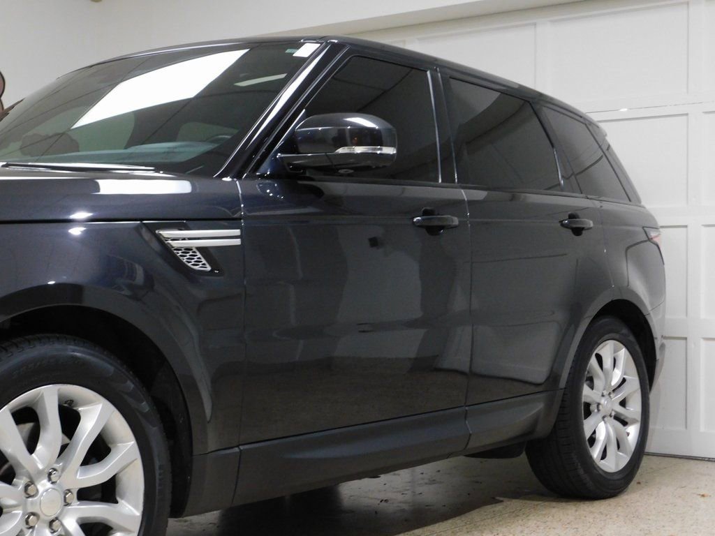 Used 2014 Land Rover Range Rover Sport HSE image 18