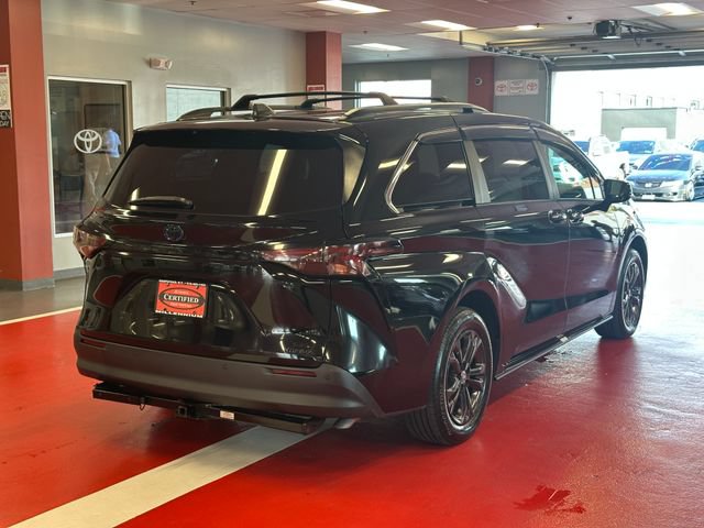 Certified 2024 Toyota Sienna XLE Woodland Edition AWD/4WD image 4