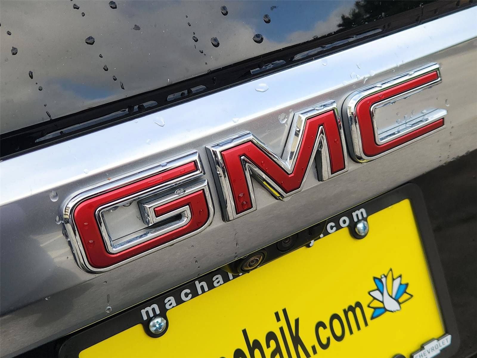 Used 2024 GMC Yukon Denali w/ Advanced Technology Package AWD/4WD image 32