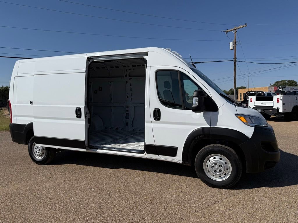 Used 2025 RAM ProMaster 2500 w/ Convenience Group FWD image 3