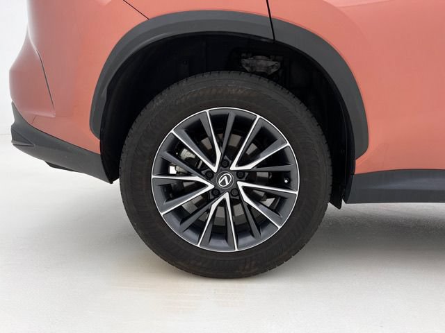 Used 2025 Lexus NX 250 FWD w/ Towing Package (2000 Lbs) image 32