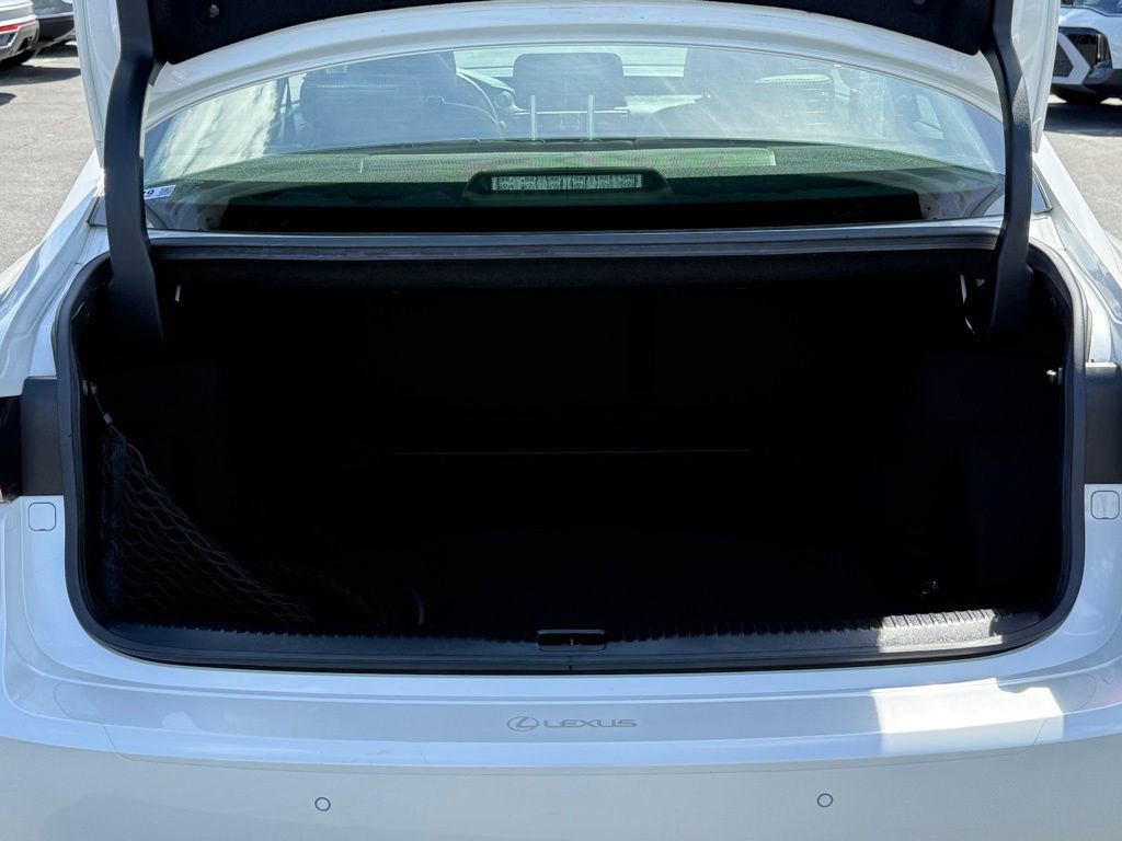 Used 2017 Lexus IS 200t RWD image 8