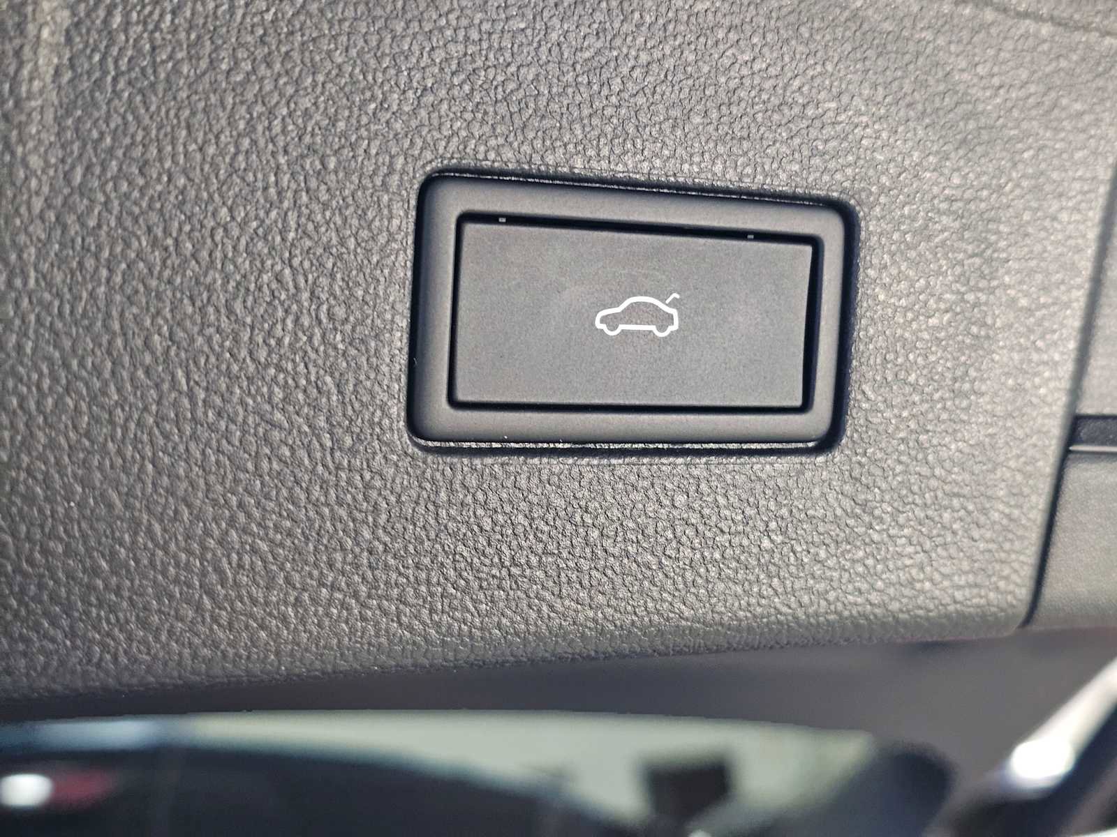 Used 2025 Volkswagen Atlas SEL image 16