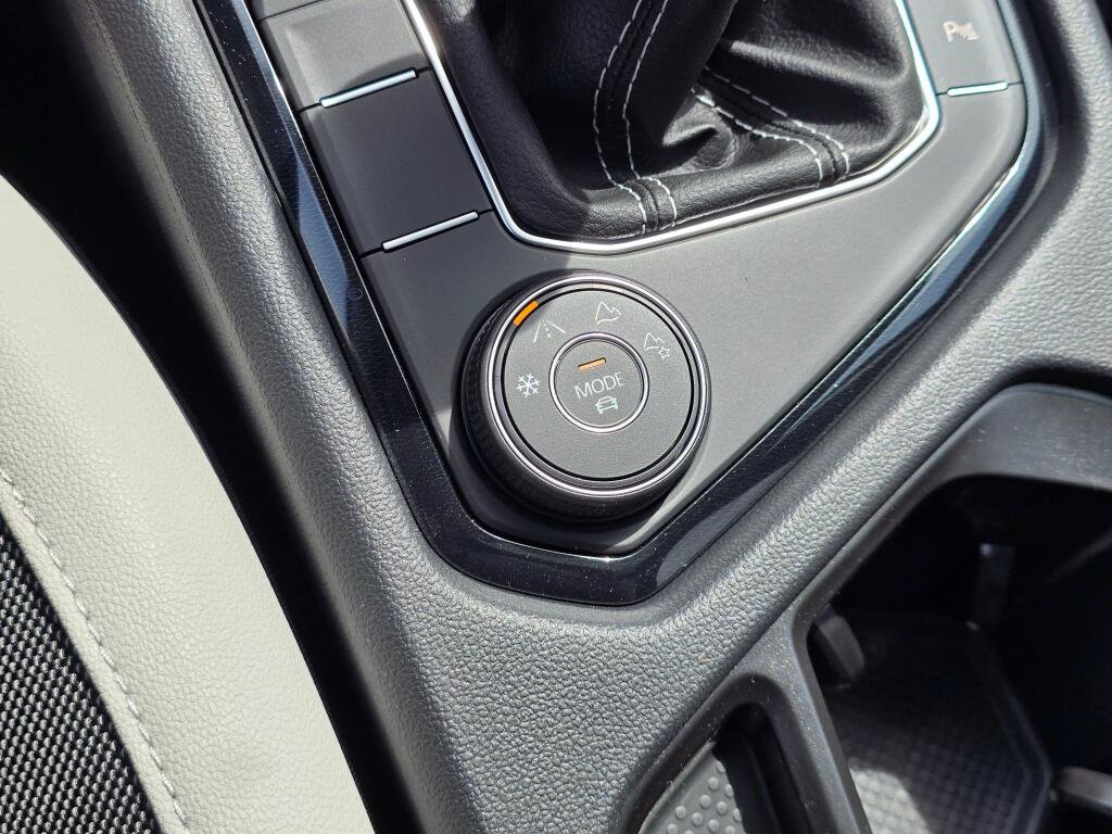 New 2026 Volkswagen Taos SE AWD/4WD image 32