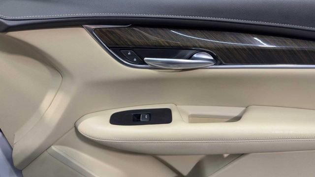 Used 2019 Cadillac XT5 FWD image 14