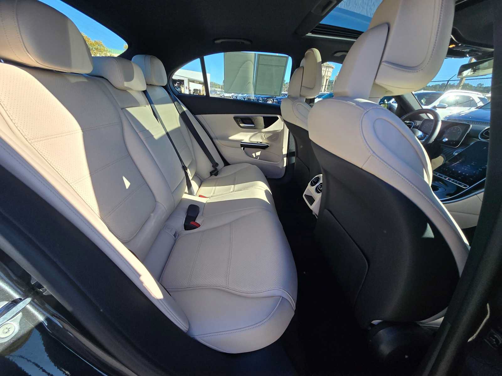 Used 2023 Mercedes-Benz C 300 4MATIC Sedan image 12