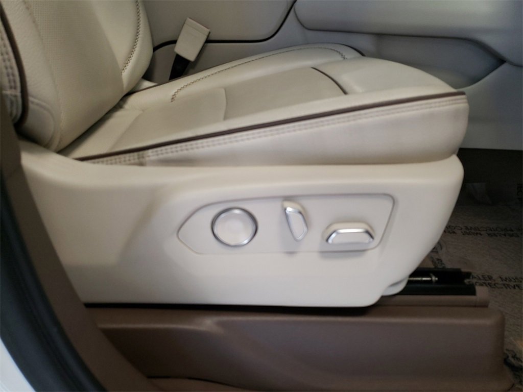 Used 2024 GMC Yukon XL Denali image 16