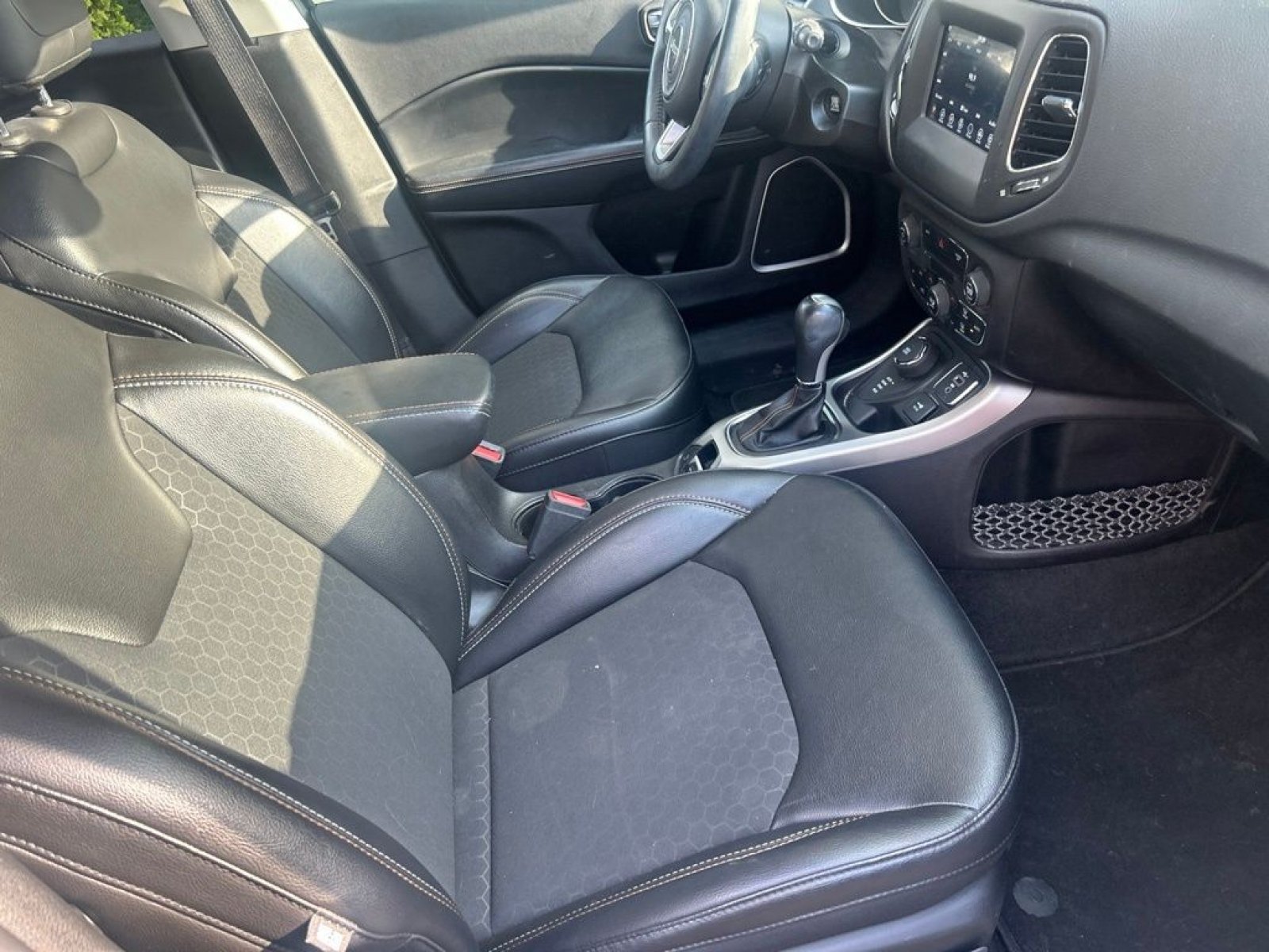 Used 2019 Jeep Compass Latitude AWD/4WD image 18