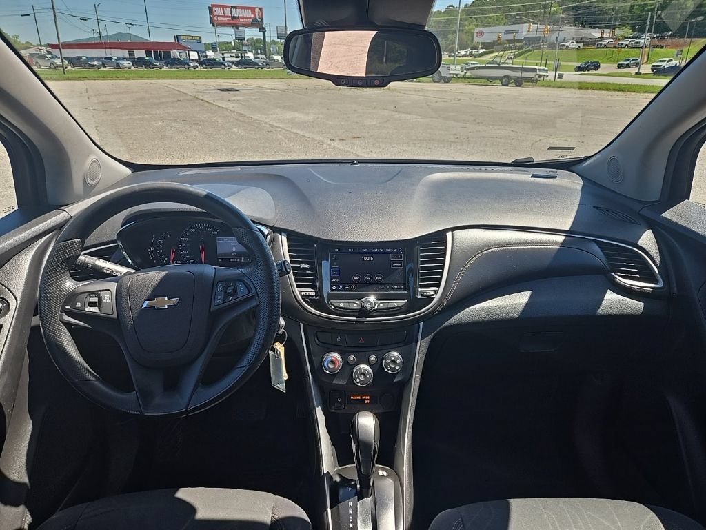 Used 2020 Chevrolet Trax LT FWD image 3