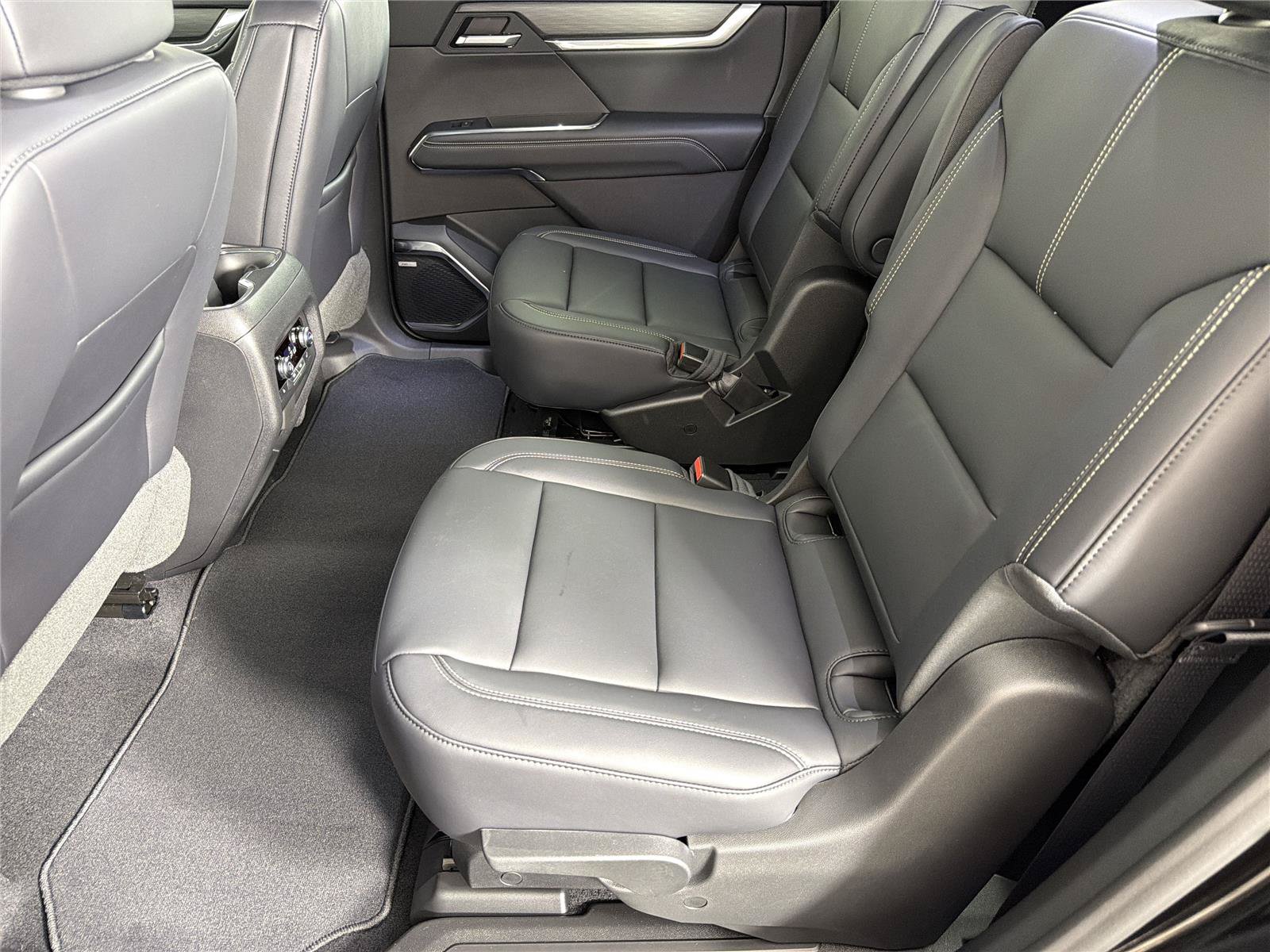 New 2026 GMC Acadia Elevation w/ Black Edition FWD image 20