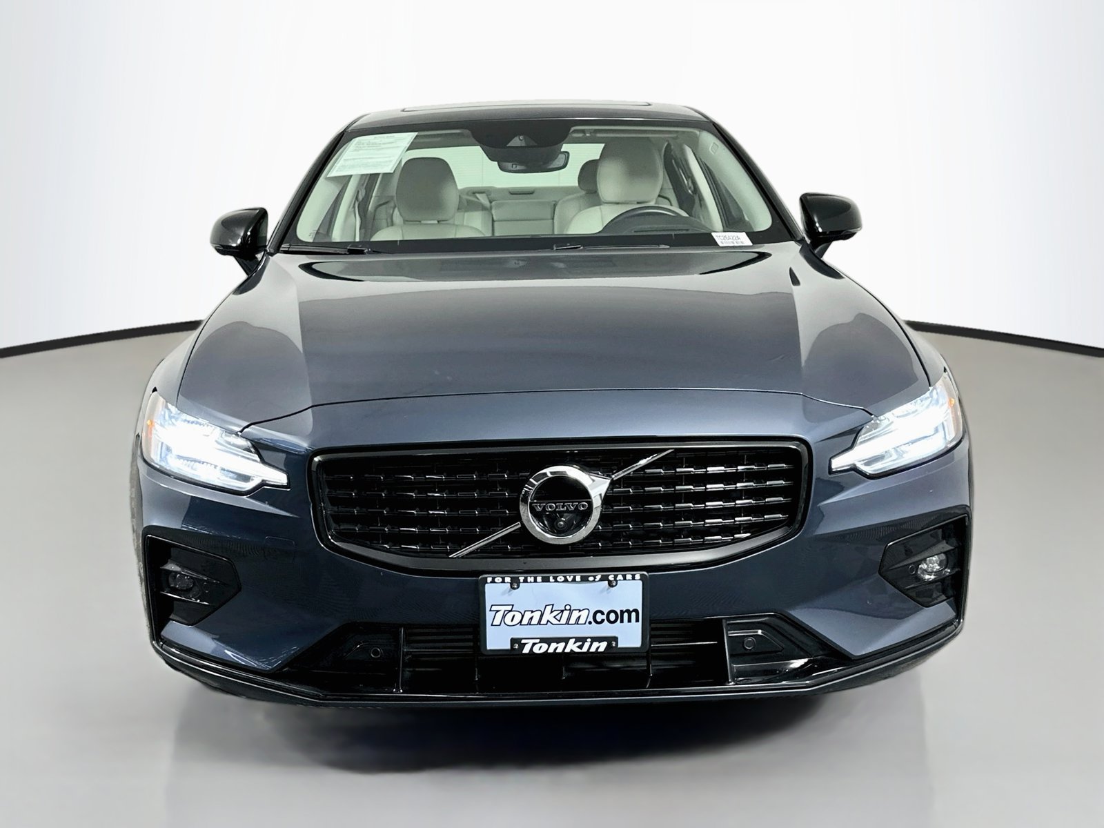 Used 2021 Volvo S60 T5 Momentum w/ Advanced Package AWD/4WD image 2
