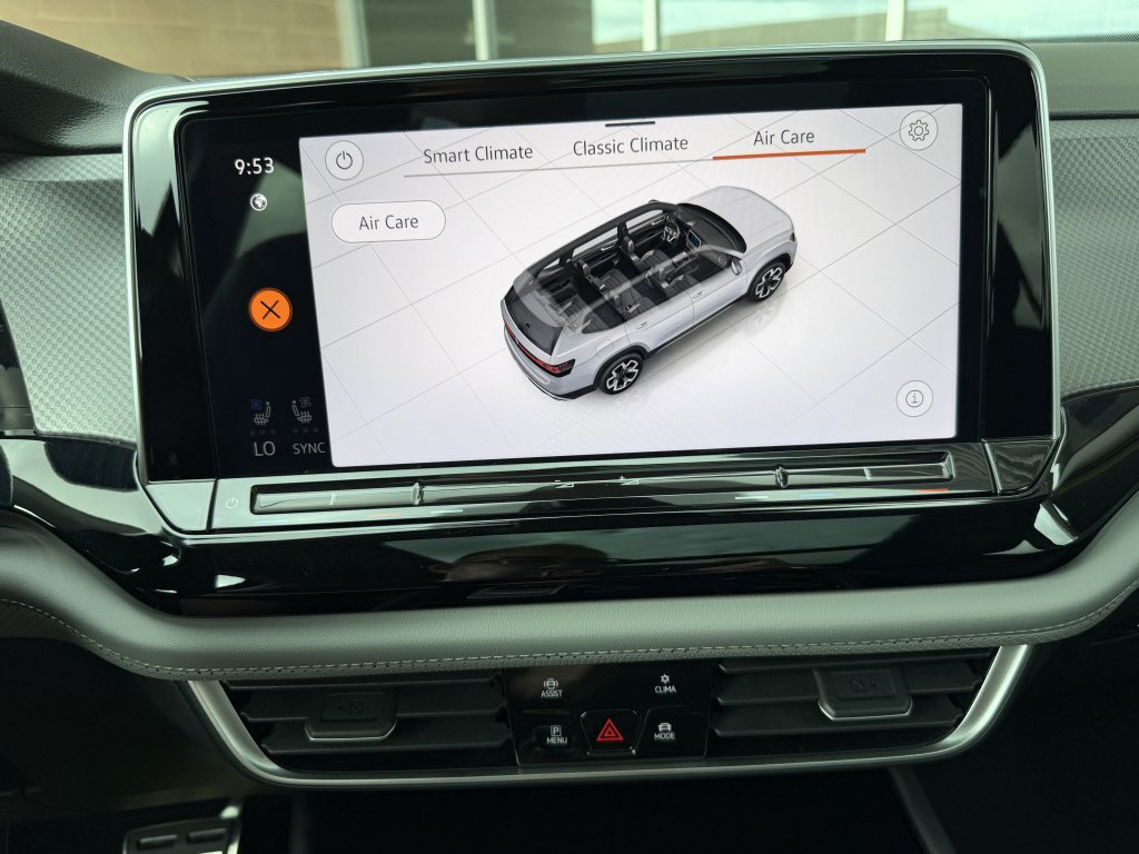 Used 2024 Volkswagen Atlas Peak Edition SE AWD/4WD image 25